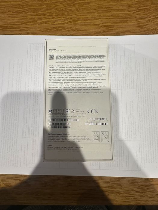 Apple iPhone 16e 128 GB – Czarny – jak nowy