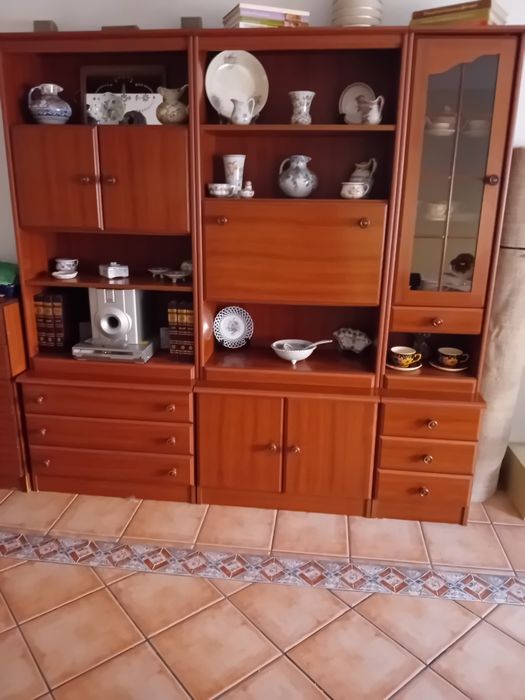 Móvel sala com cristaleira