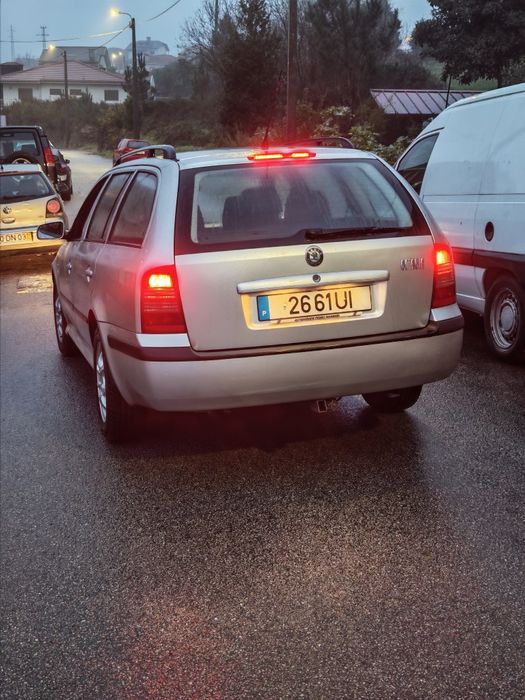Skoda Octavia 1.6 Gasolina