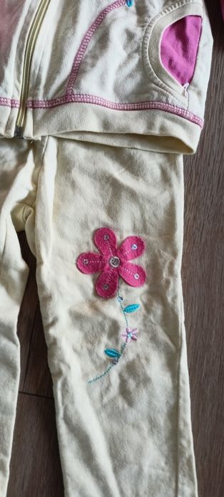 Bawełniany dres dla dziewczynki rozmiar 92