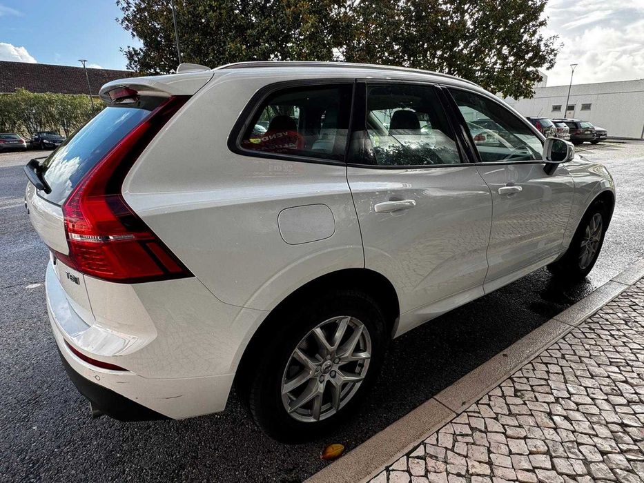 Volvo XC60 T8 Plug-in Hybrid AWD AWD Momentum Plus 2019 – Full Extras