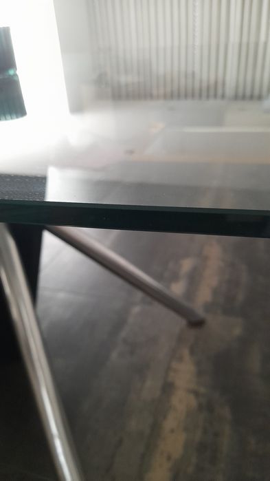 Mesa de jantar de vidro