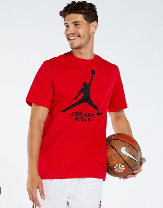Футболка Nike Chicago Bulls Essential (Оригінал)