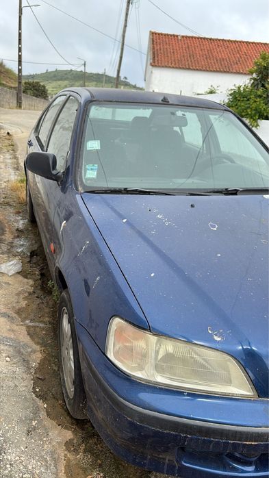 Vendo carro para peças com motor a trabalhar
