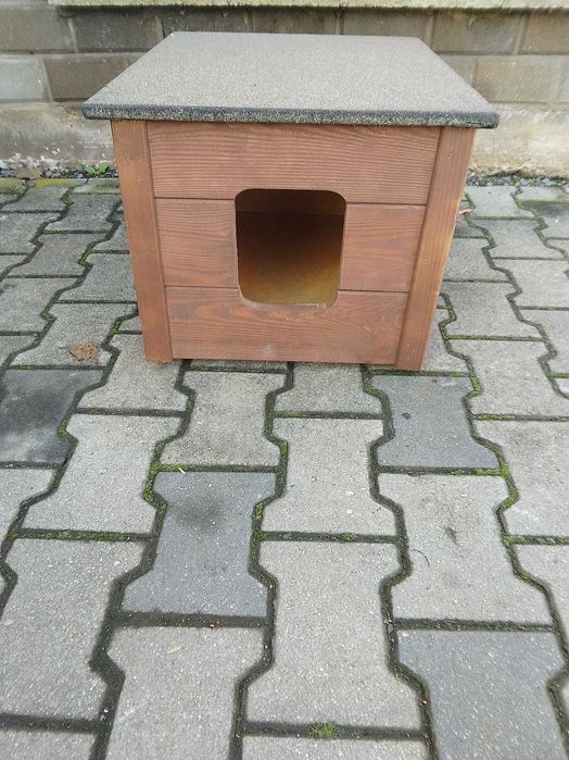 Budka dla małego psa kota