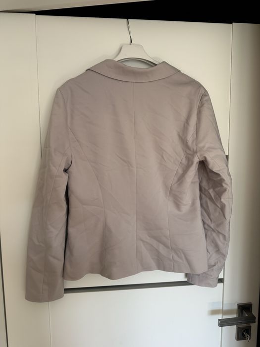 marynarka żakiet narzutka beż beżowa garnitur uniform elegancki
