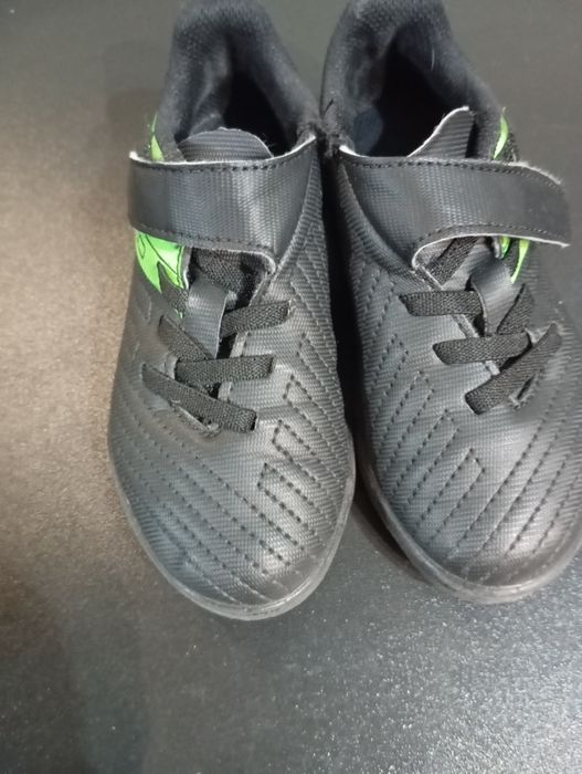 Calçado menino - Sapatos Crocs chuteiras