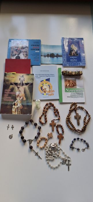 Dewocjonalia - modlitewniki, różańce, bransoleta