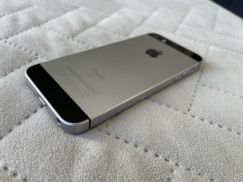 iPhone SE 128 GB + capa à prova de água