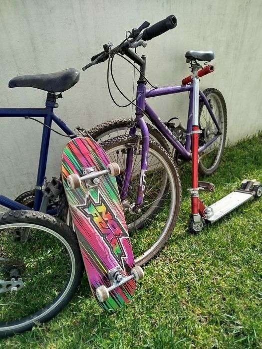 Bicicletas ,  1 skate e 1 trotinete