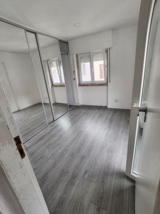 OPORTUNIDADE Vende- SE T2 Portas de Benfica Excelente OPORTUNIDADE