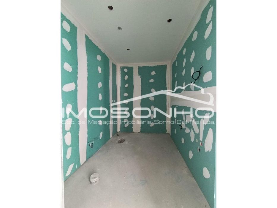 Moradia T3 de linhas modernas