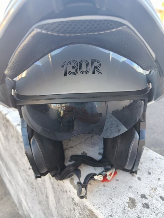 Capacete modular usado com alguna riscos