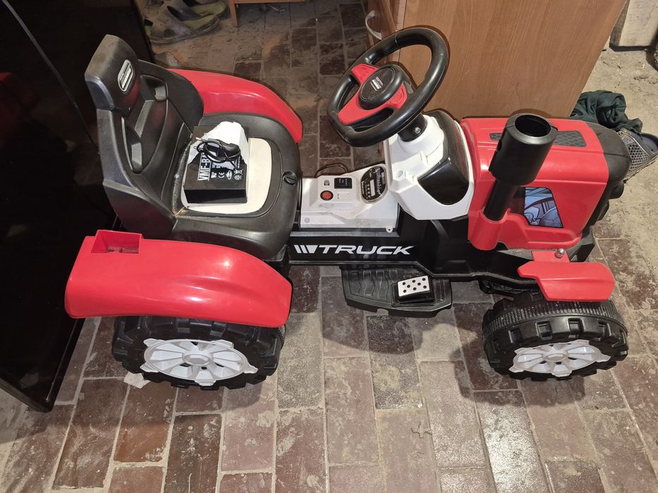 Дитячий електромобіль Трактор