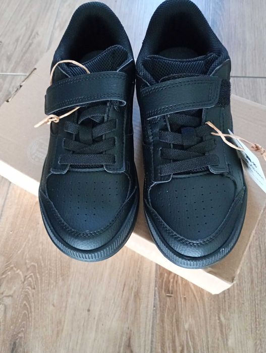 Czarne sneakersy 34
