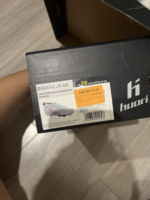 Бутси для футболу Huari