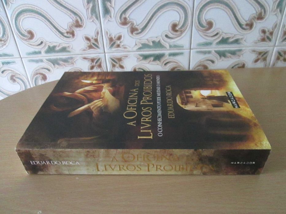 A Oficina dos Livros Proibidos de Eduardo Roca (Oferta de portes)