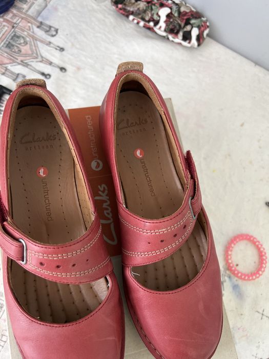 Clarks 37.