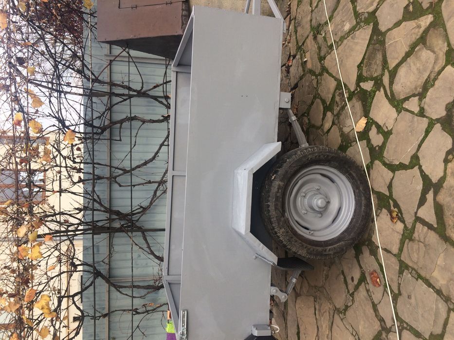 Новенький причіп