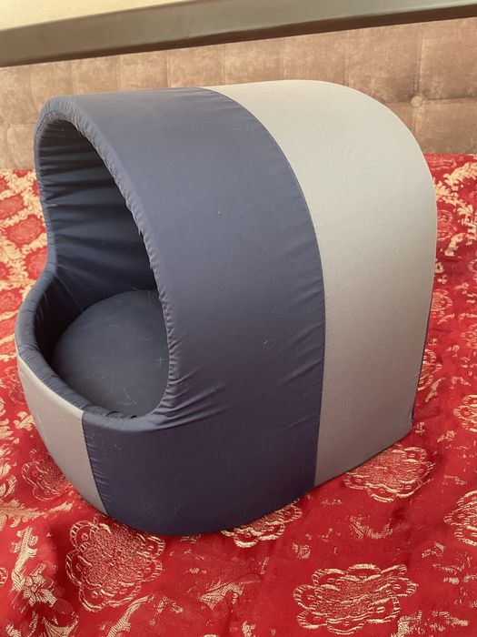 Будиночок, спальне місце для кота ( кіцьки) ( б/ у)