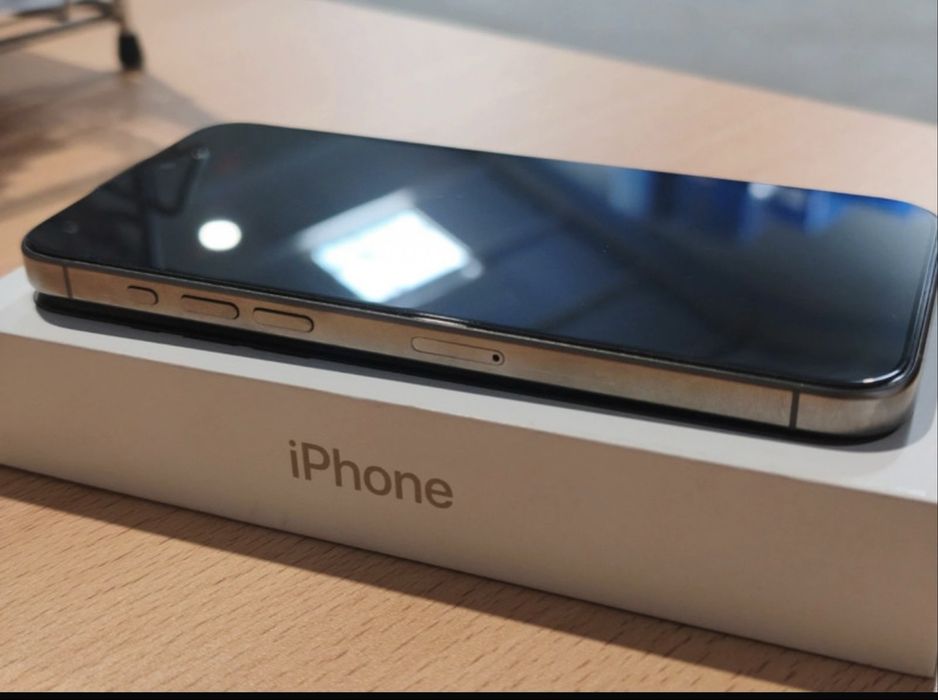 iPhone 15 Pro Max 256GB – Excelente Estado