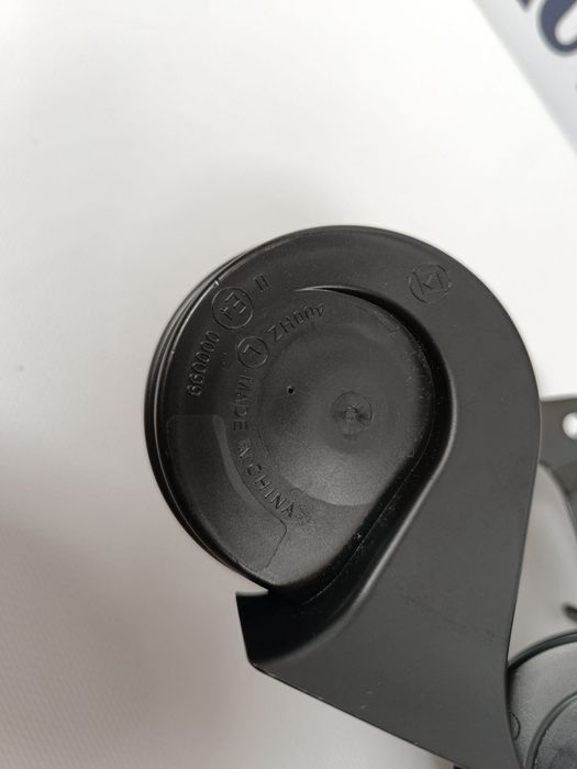 Сигнали в зборі клаксон Tesla Model 3 1109660-00-B