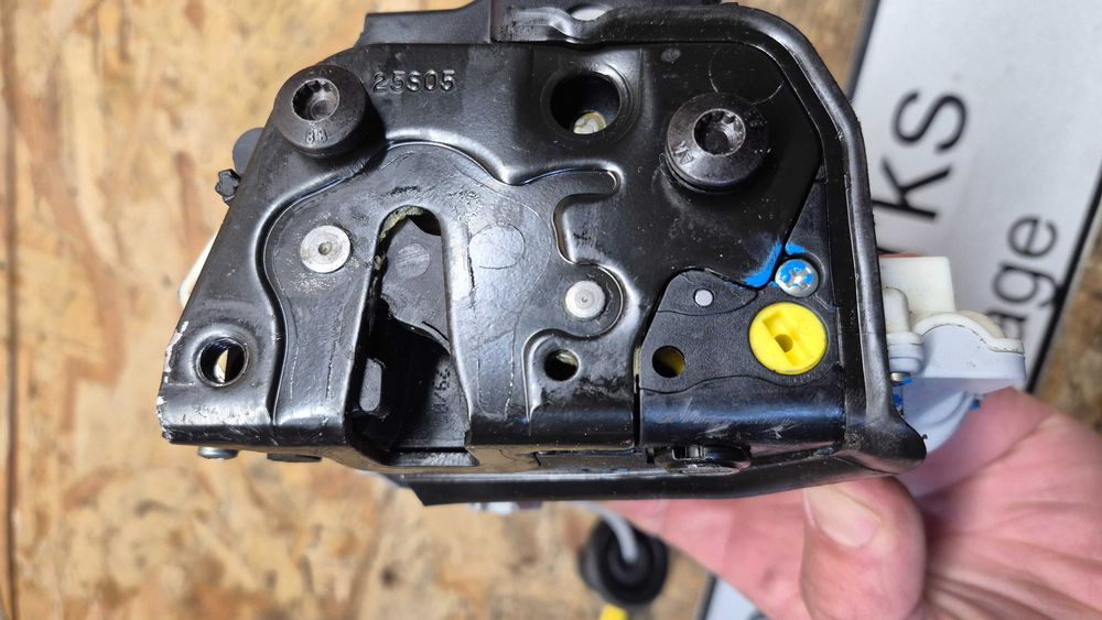 Fechadura Porta Traseira Esquerda Audi A4 B6 B7 A3 8P A6 C6 R8 Seat Exeo 8E0837015AA