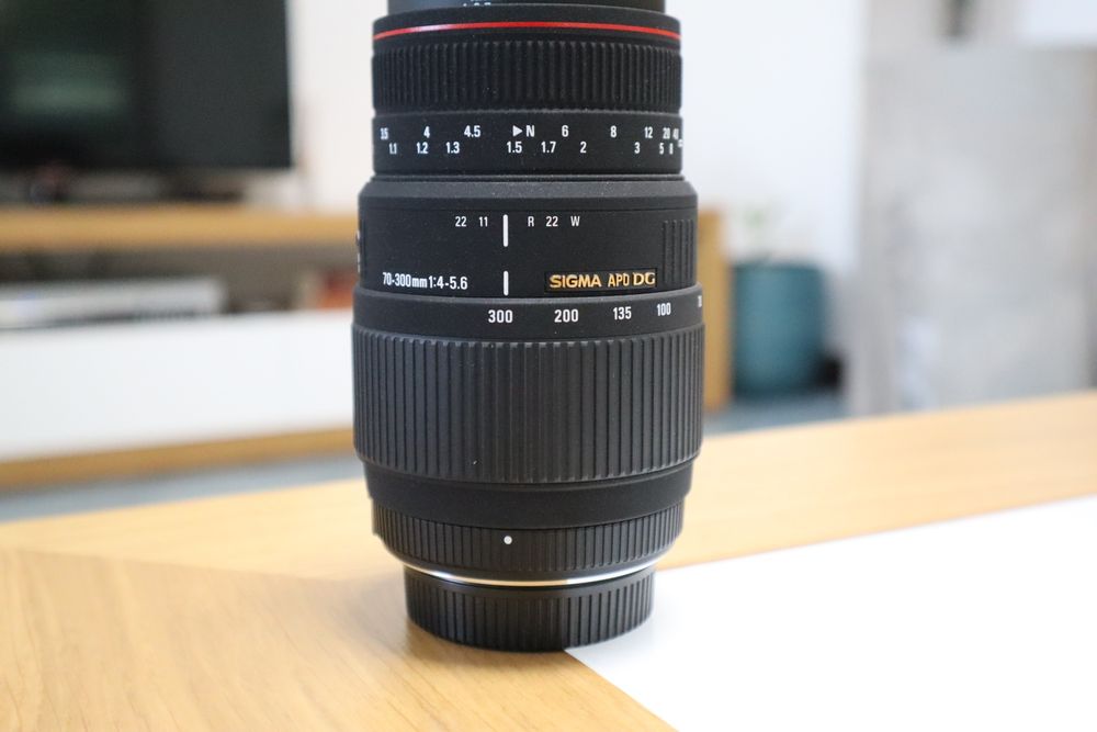 Sigma 70-300mm F/4-5.6 APO DG Macro - Nikon AF
