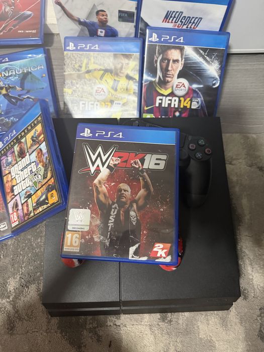 Ps4 com 13 jogos + 2 comandos e com cabos