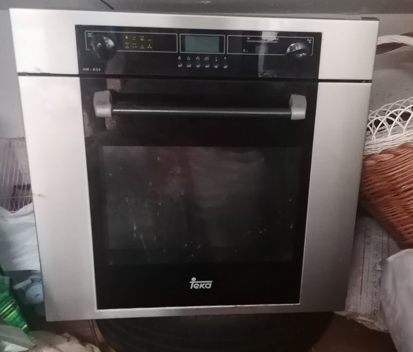 Forno TEKA, modelo HM 835