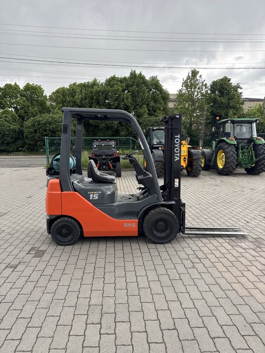 Навантажувач TOYOTA 02-8FG15