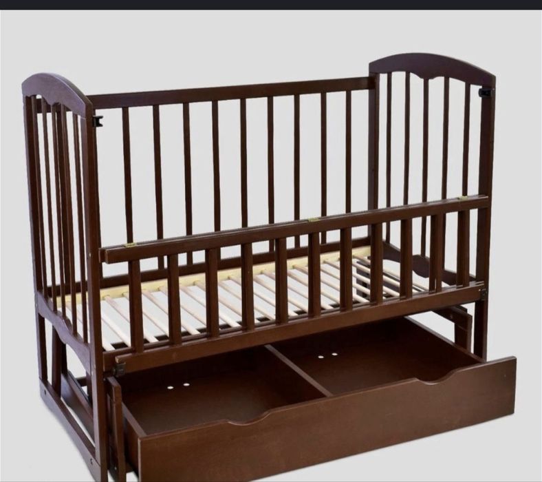 Отдам кроватку детскую, состояние б/у .Бесплатно