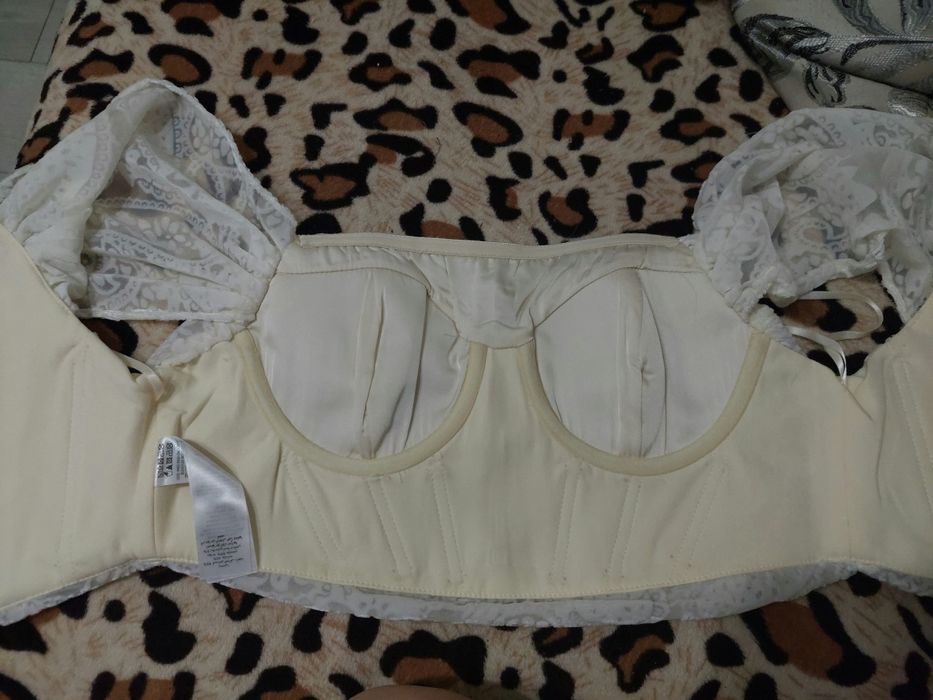 Продам, топ корсет новий prettylittlething