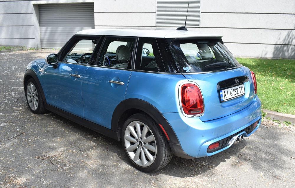 MINI Cooper S F55 2018