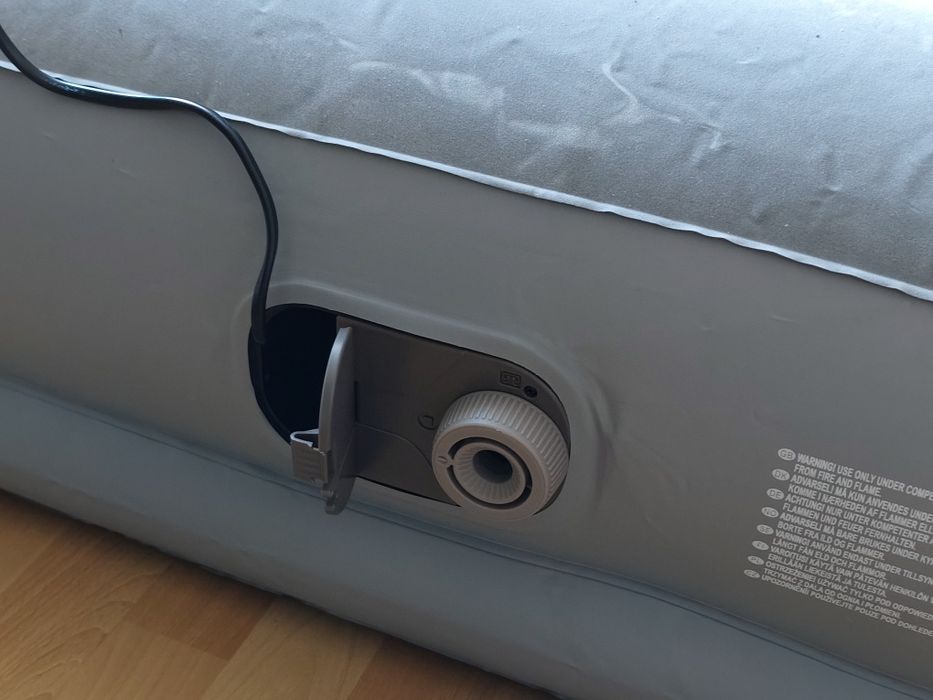 Dwa Dmuchane materace