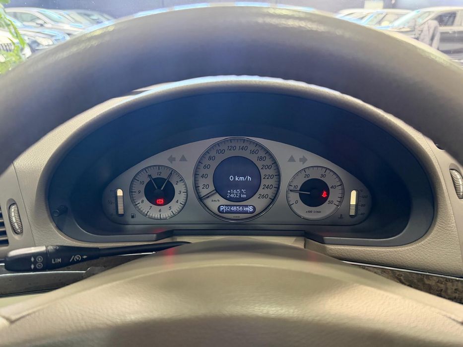 MERCEDES-BENZ E270 CDI AVANTGARDE 177 CV CAIXA AUTOMÁTICA