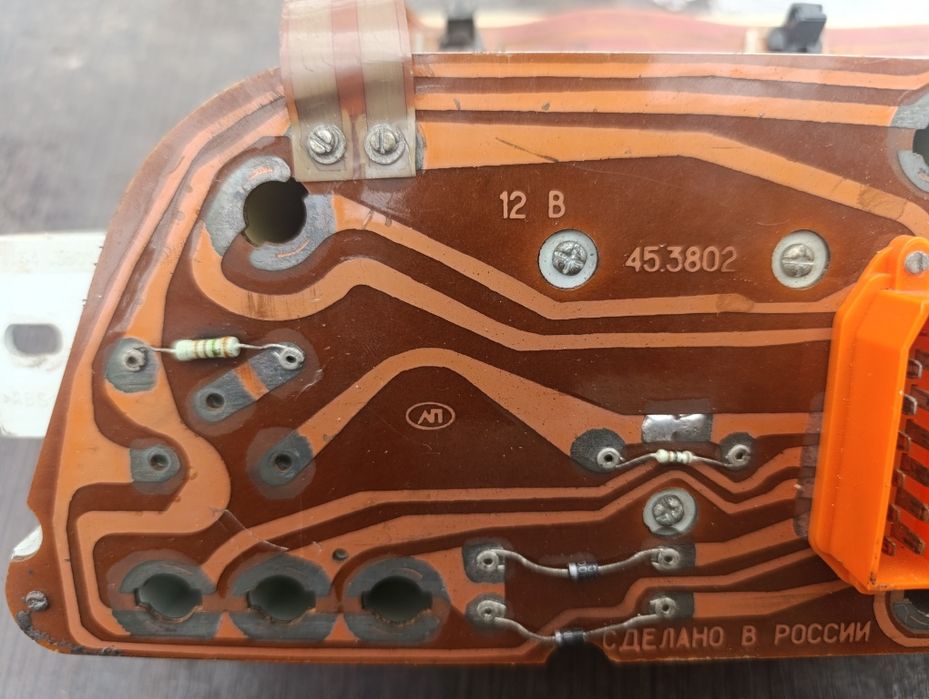 Панель приладів ВАЗ 2110