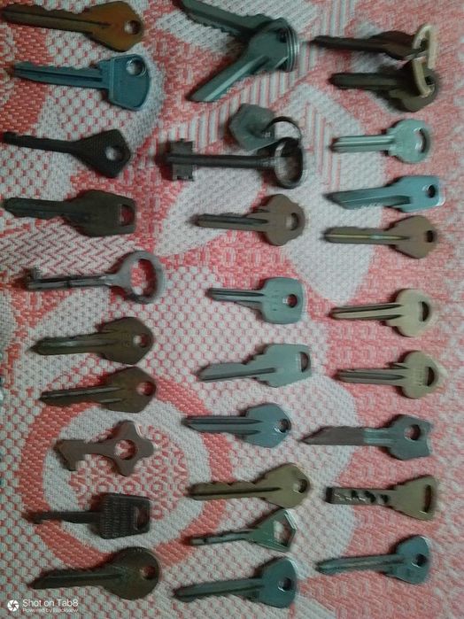 Ключи замочные разные