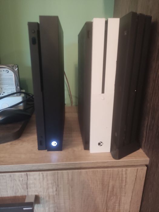 Sprzedam Xbox one x 1tb 4k