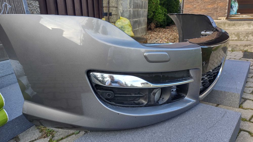 Renault Laguna 3 .2013 Rok Zderzak Przód