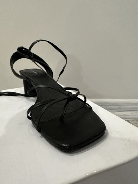 Шкіряні босоніжки &Other Stories