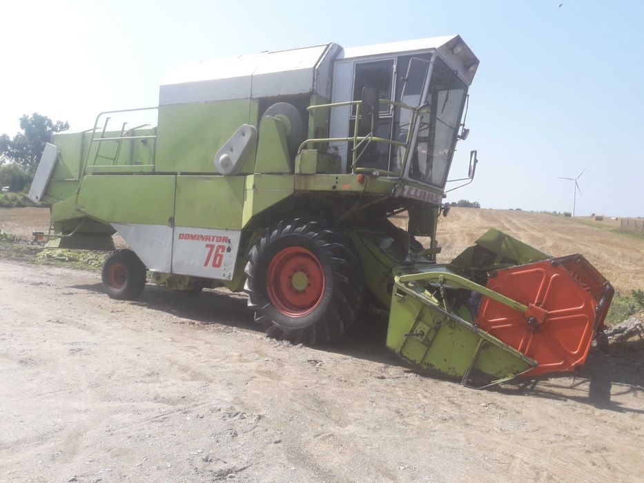 Claas Dominator 76