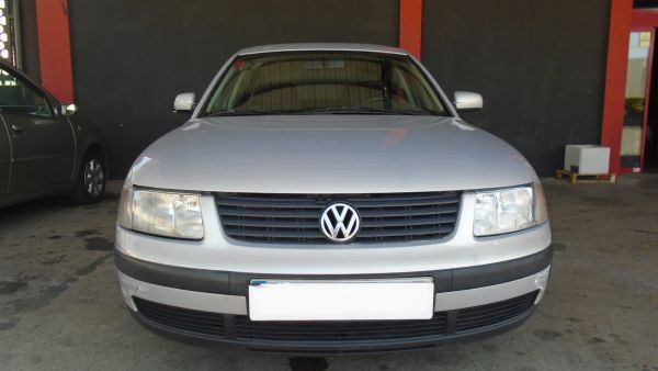 Para Peças Volkswagen Passat (3B2)