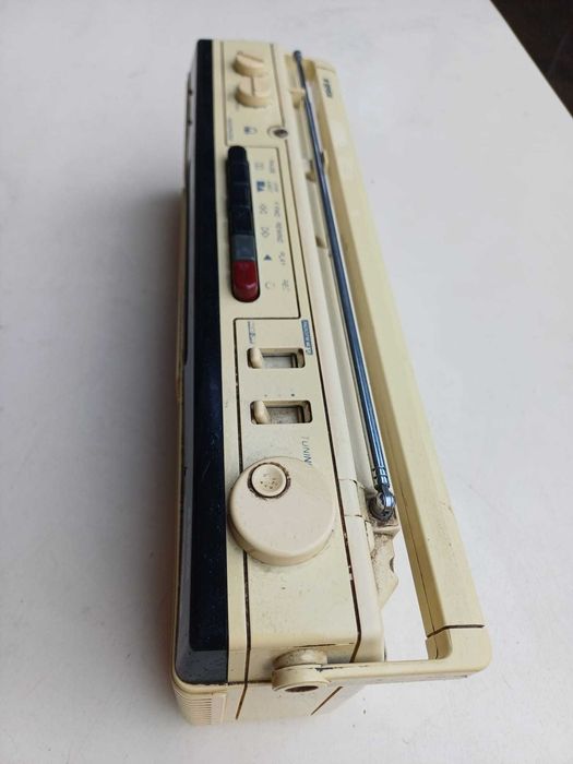 Radio com leitor de cassetes