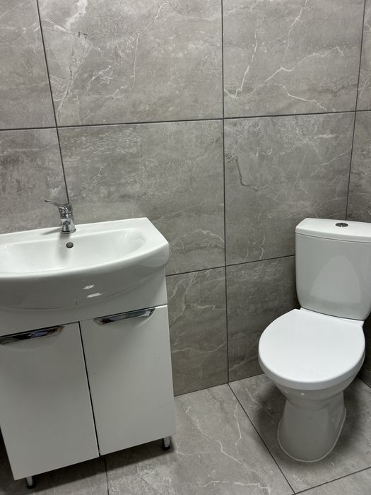 Продаж 2-х кім в центрі з сучасним ремонтом