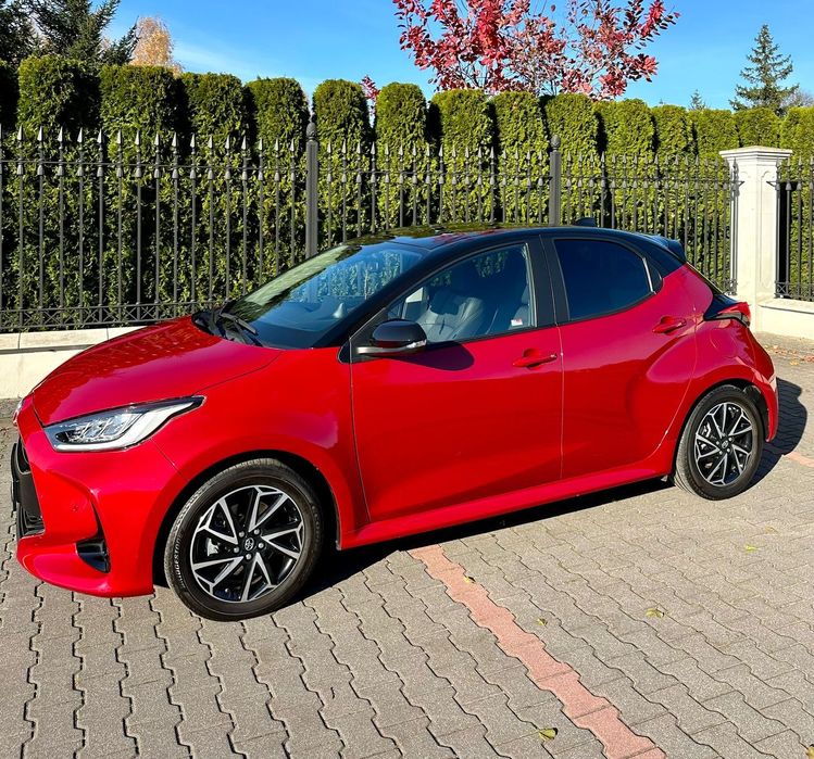 Toyota Yaris 1.5 Hybryda 22r. Selection Skóry Bogata Wersja