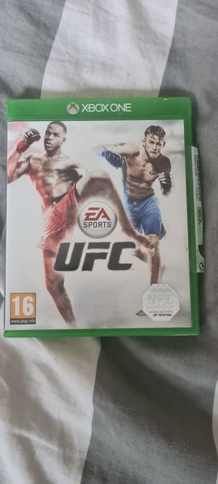 Gra UFC na Xboxa.