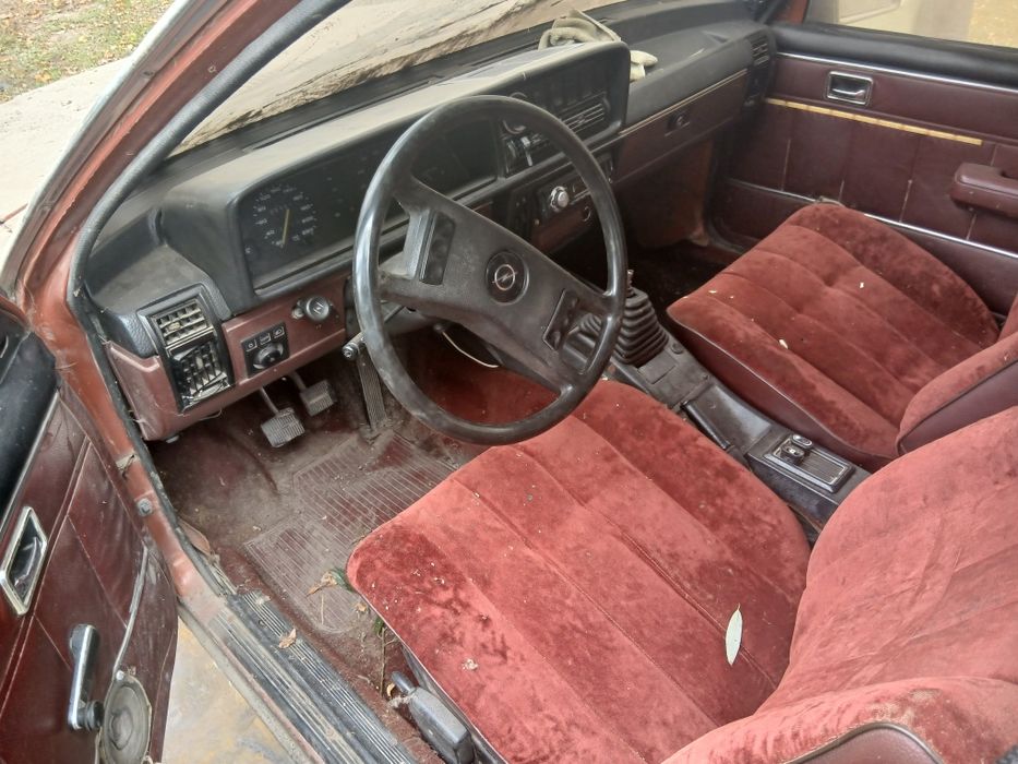 Опель  рекорд  мотор  2.0 бензин