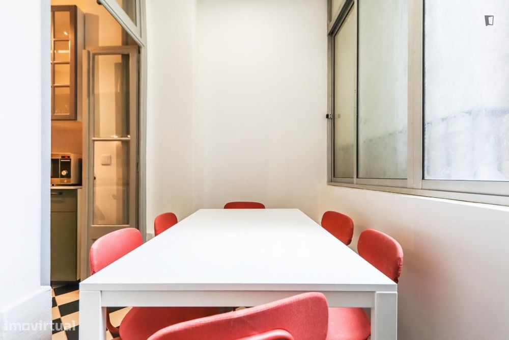 Quarto - localizado em Campo de Ourique Lisbon
