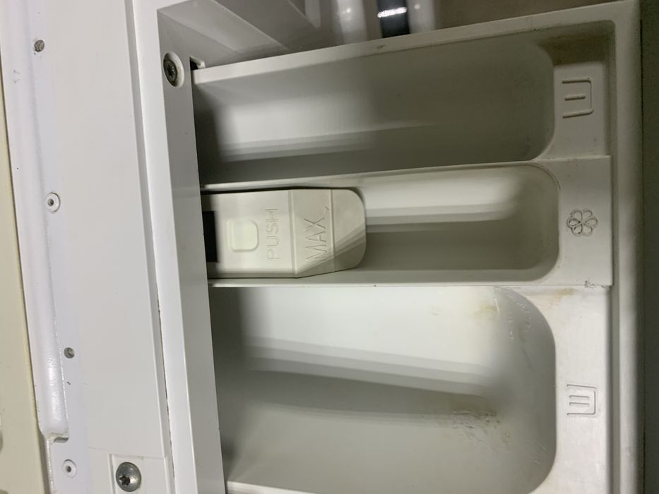 Продам вбудовану пральну машину Whirlpool AWOC0614, 6 кг.Гарантія.
